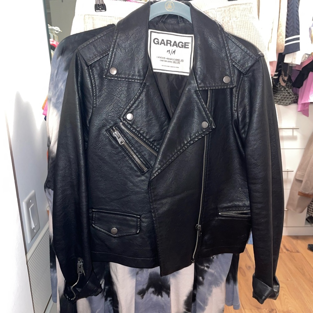 BLACK LEATHER JACKET- NEVER WORN. PERFECT CONDITION